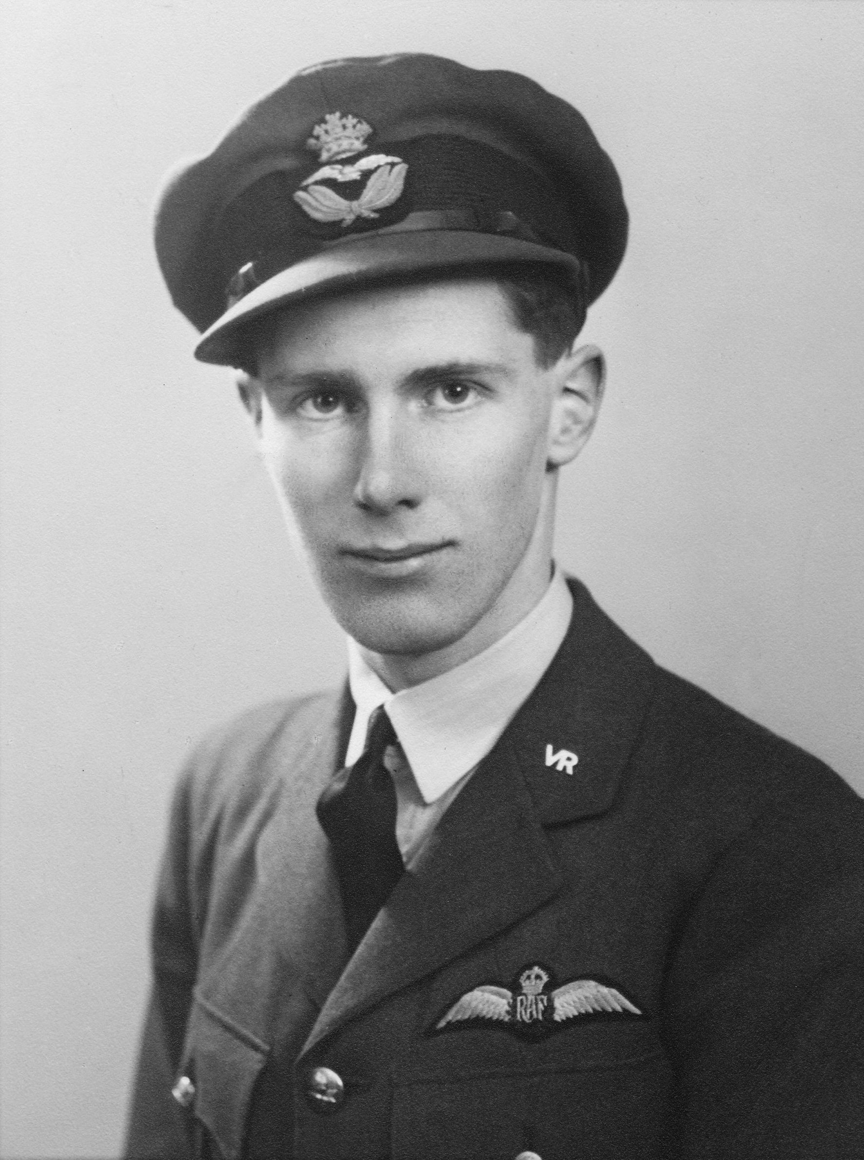 <b>John Vere</b> &#39;Hoppy&#39; Hopgood, second in command of the WWII Dambusters raid. - 3776015