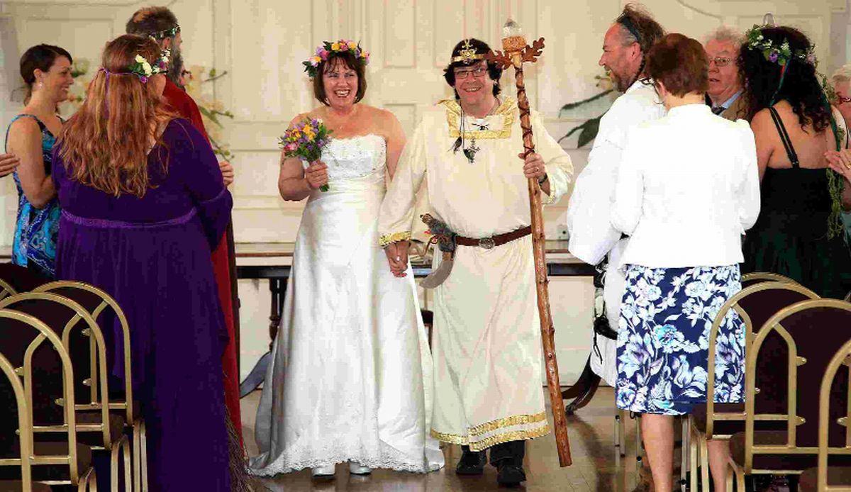 Poole Hosts Pagan Wedding As Druid Couple Tie The Knot