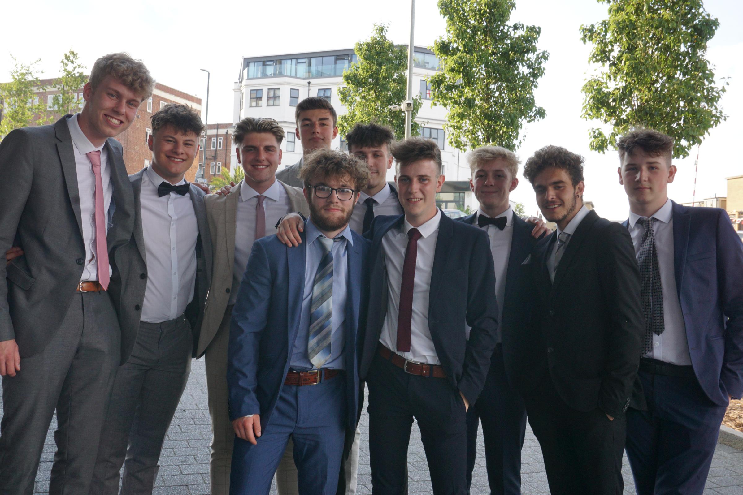 Qe School Year 13 Prom At The Hilton Bournemouth Bournemouth Echo