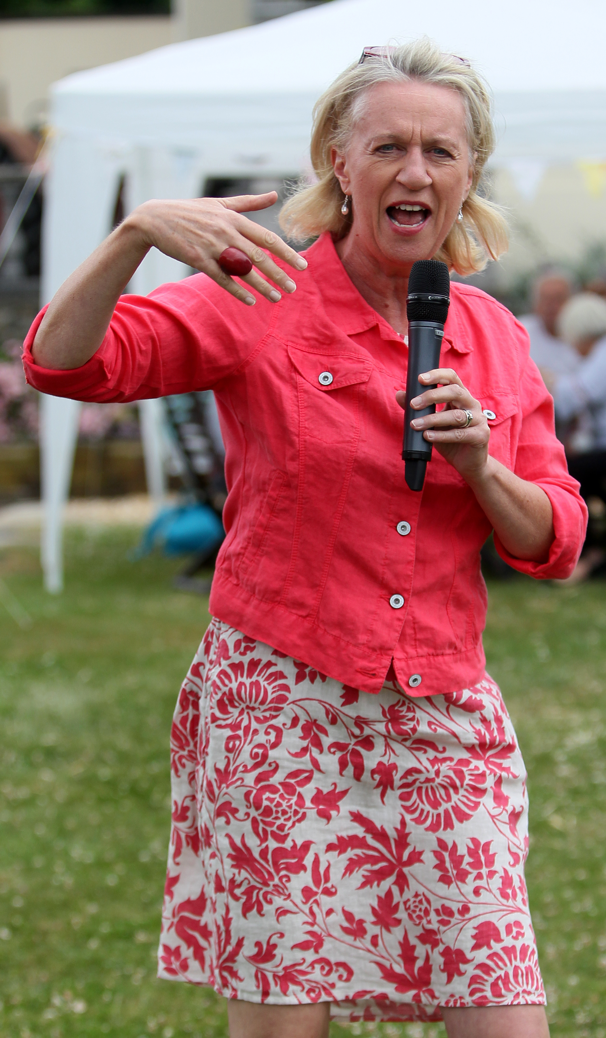 Bbc S Sally Taylor To Open New Poole Hospital Unit Bournemouth Echo